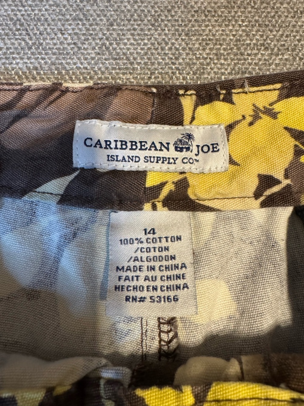 Caribbean Joe Women’s Yellow & Brown‎ Hawaiian Floral Cotton Shorts size 14 - Picture 2 of 11